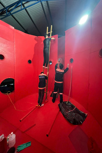 So sánh lót cao su và phủ composite